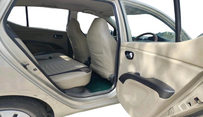 2012 Hyundai i10 MAGNA 1.1 LPG, Petrol, Manual, 1,35,170 km, interior