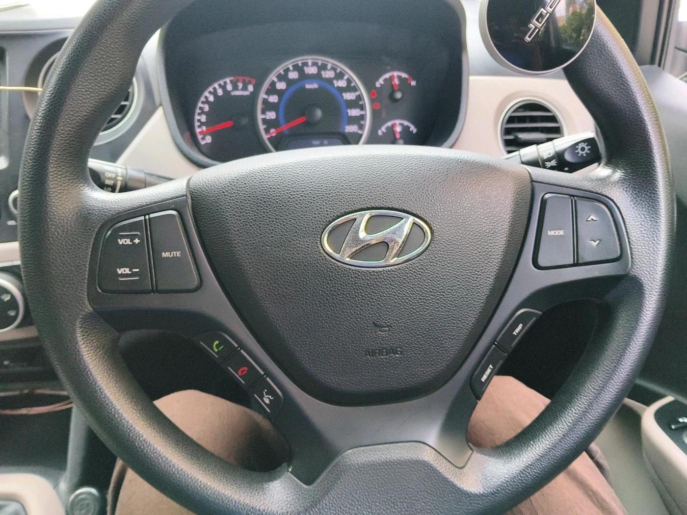 2019 Hyundai Grand i10 SPORTZ 1.2 KAPPA VTVT, Petrol, Manual, 49,376 km, interior