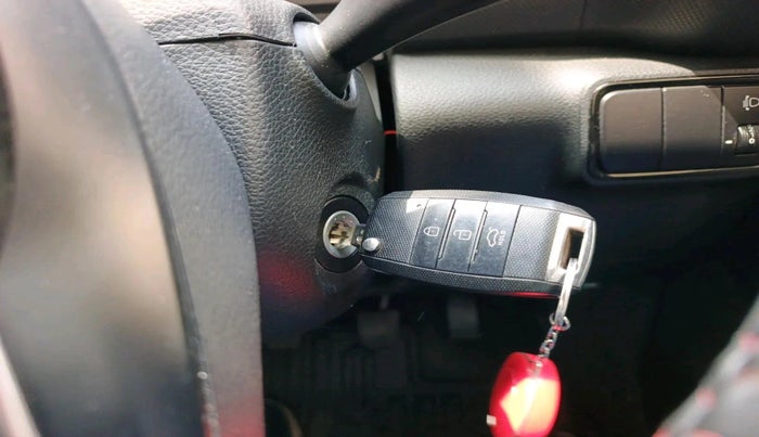 2022 KIA SONET HTE 1.2, Petrol, Manual, 40,030 km, interior