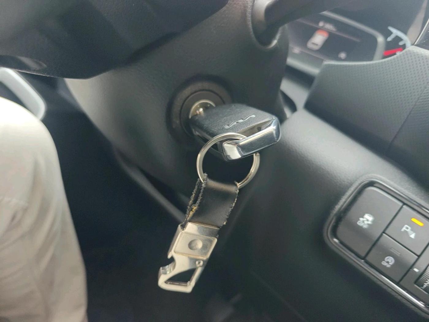 2025 KIA SONET HTK (O) 1.2 Petrol MT, Petrol, Manual, 12,258 km, interior