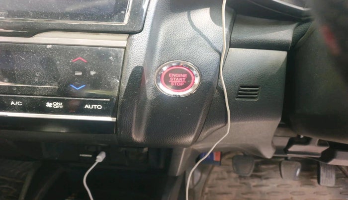 2018 Honda WR-V 1.5L I-DTEC VX MT, Diesel, Manual, 1,20,113 km, interior