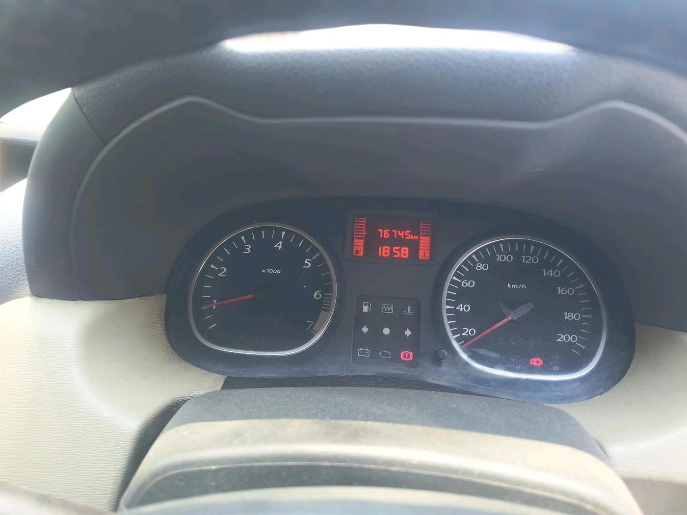 2014 Renault Duster RXE PETROL, Petrol, Manual, 76,745 km, interior