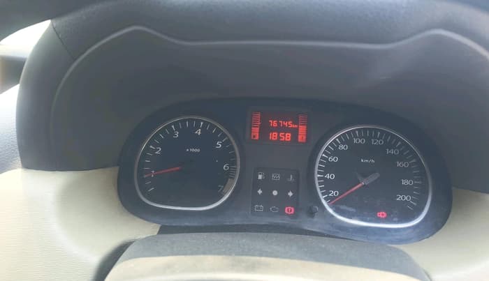 2014 Renault Duster RXE PETROL, Petrol, Manual, 76,745 km, interior