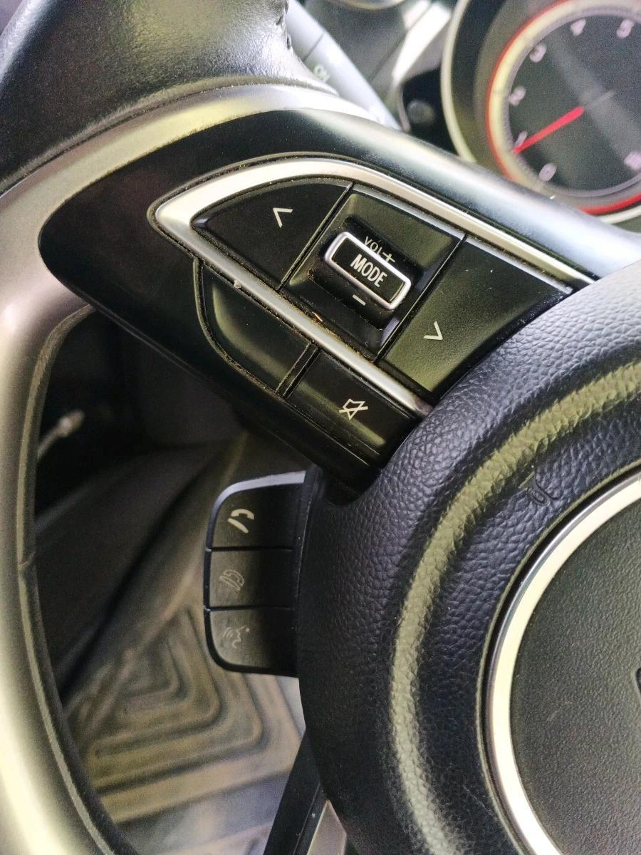 2021 Maruti Swift ZXI, Petrol, Manual, 99,372 km, interior