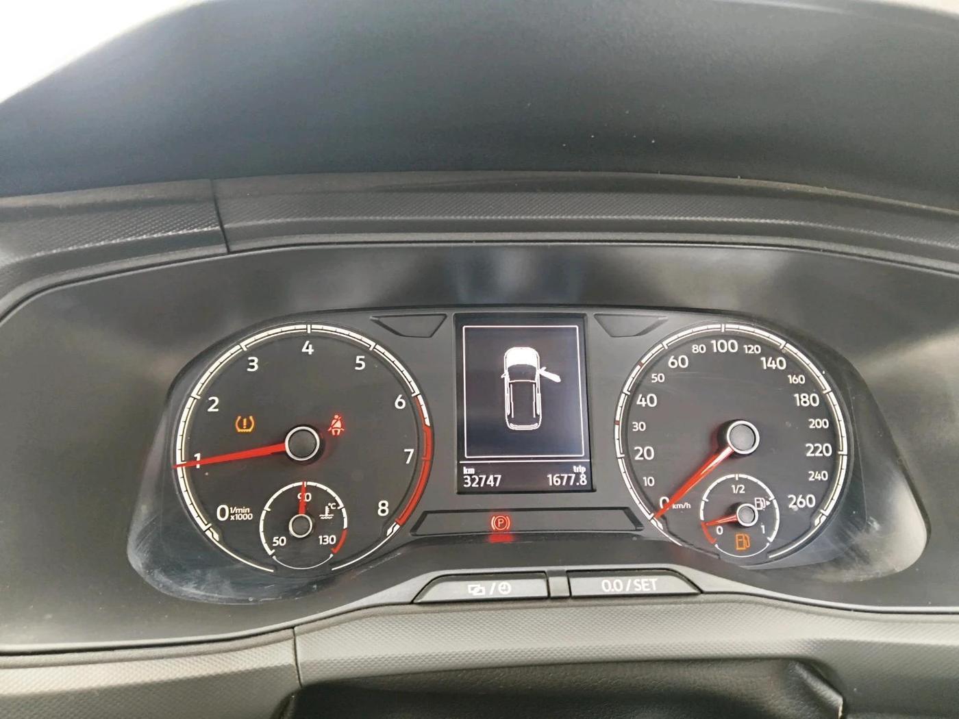 2024 Volkswagen TAIGUN COMFORTLINE 1.0 TSI MT, Petrol, Manual, 32,747 km, interior