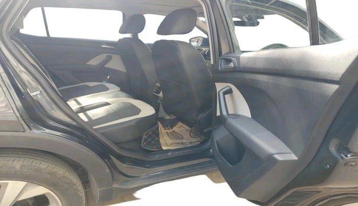 2022 Volkswagen TAIGUN TOPLINE 1.0 TSI AT, Petrol, Automatic, 8,537 km, interior