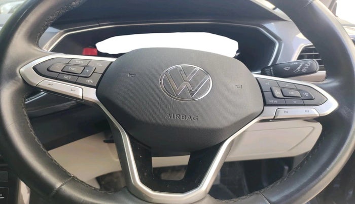 2022 Volkswagen TAIGUN TOPLINE 1.0 TSI AT, Petrol, Automatic, 8,537 km, interior