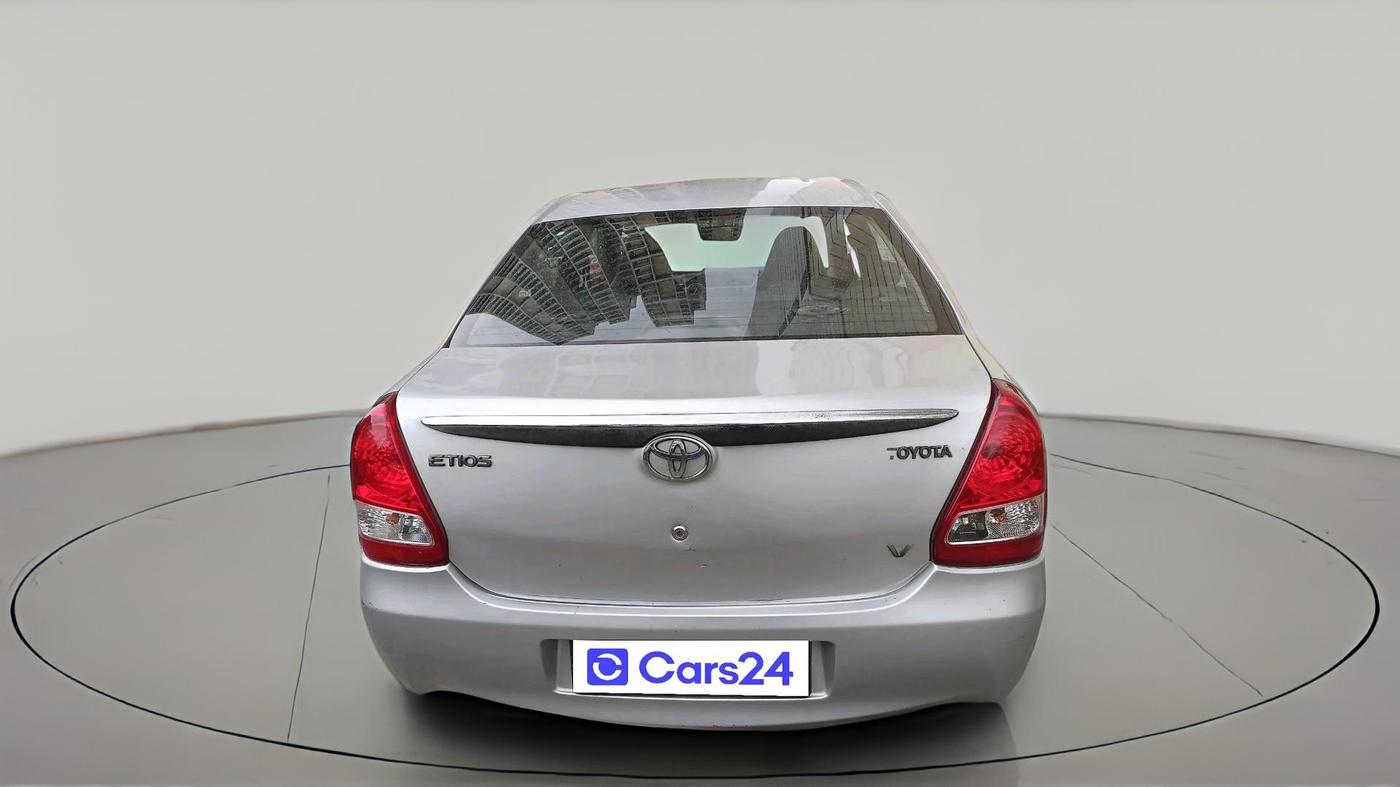 2011 Toyota Etios V, Petrol, Manual, 1,23,169 km, exterior