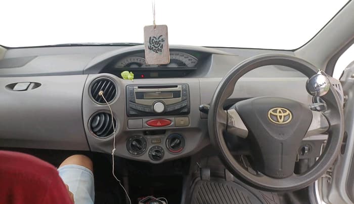 2011 Toyota Etios V, Petrol, Manual, 1,23,169 km, interior