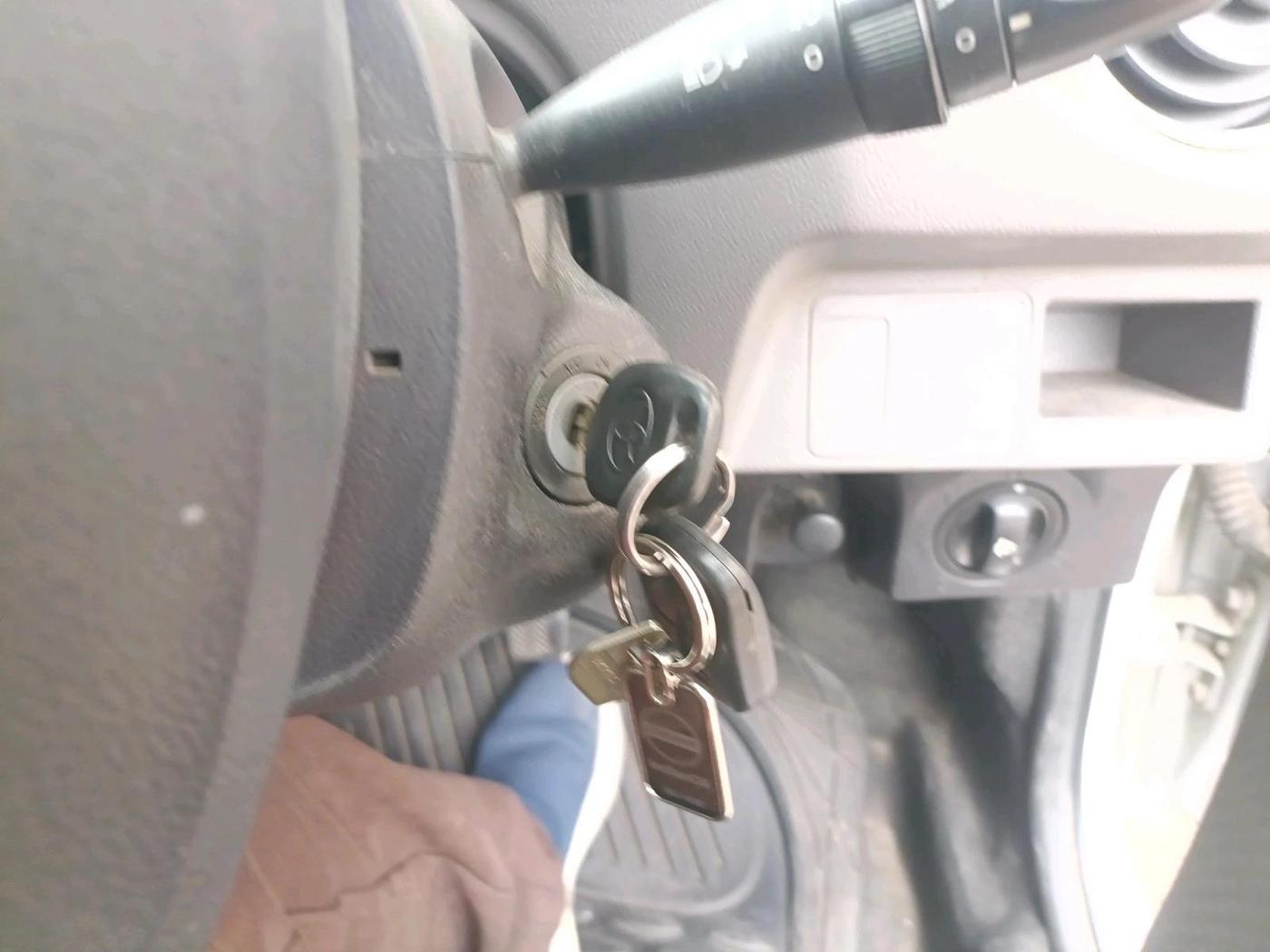 2011 Toyota Etios V, Petrol, Manual, 1,23,169 km, interior