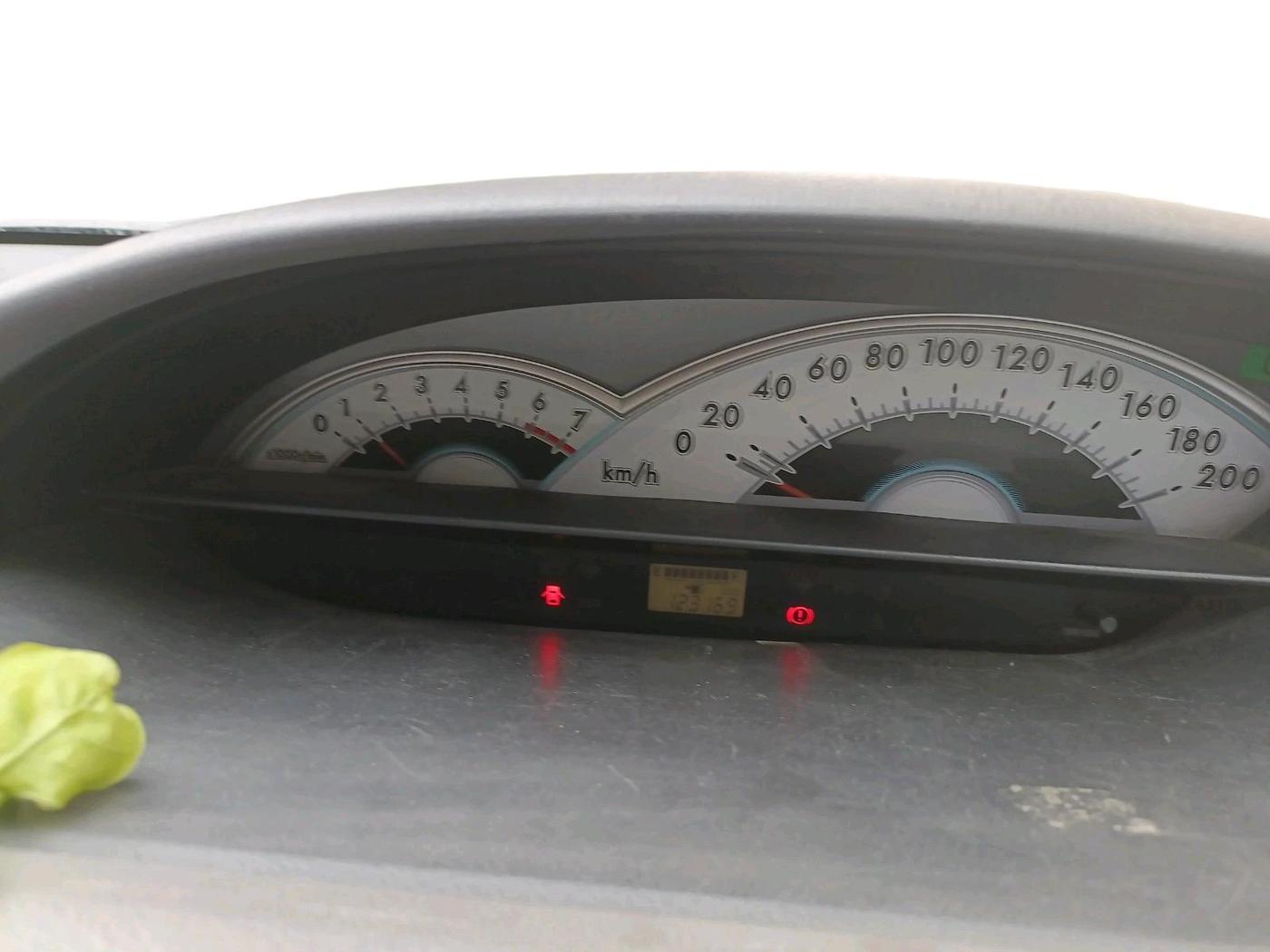 2011 Toyota Etios V, Petrol, Manual, 1,23,169 km, interior