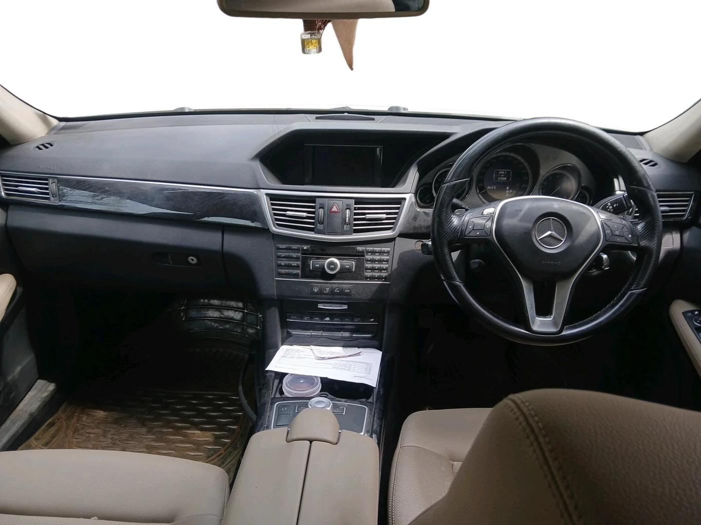 2012 Mercedes Benz E Class E 200 CGI AVANTGARDE, Petrol, Automatic, 57,888 km, interior