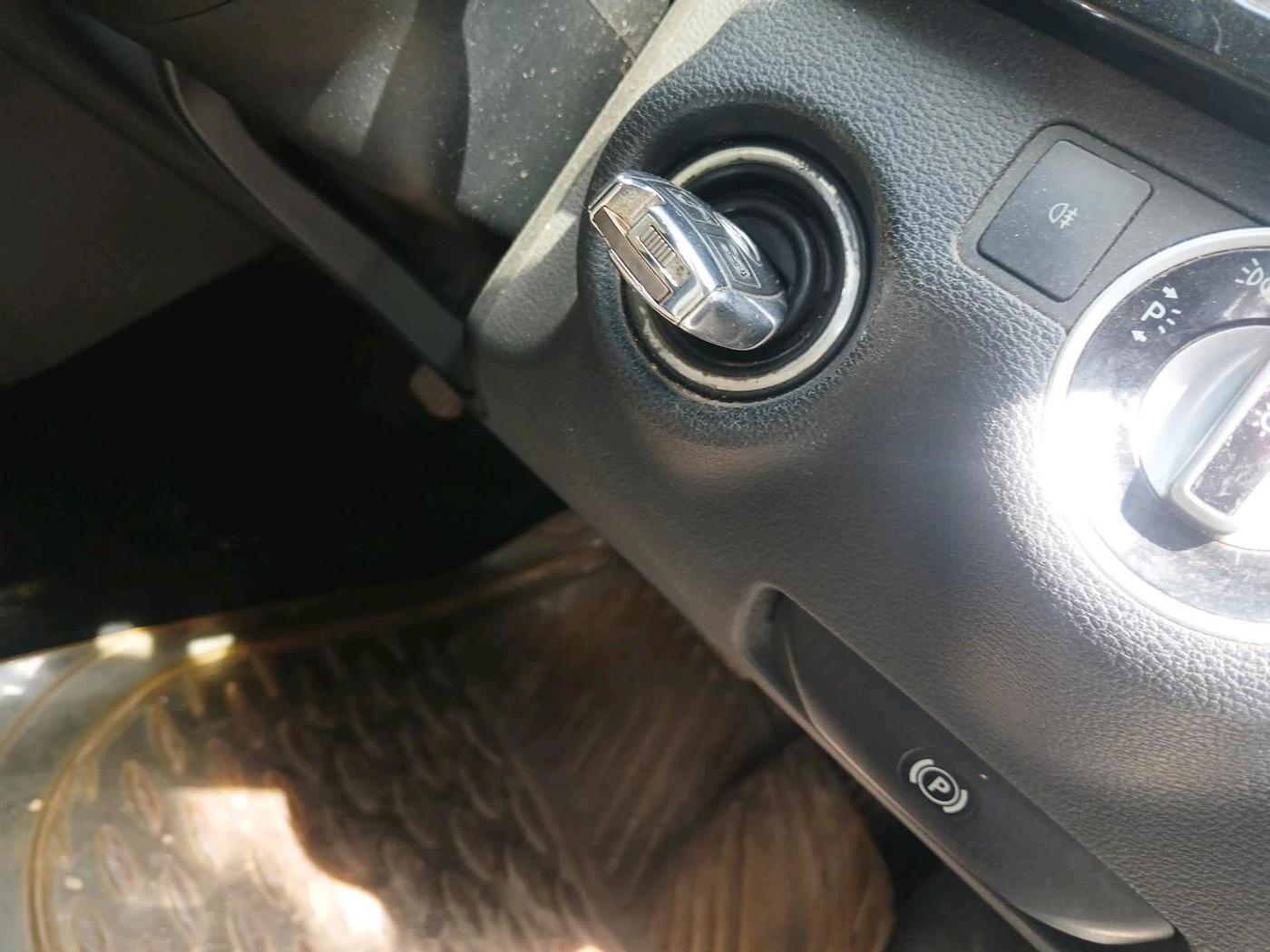 2012 Mercedes Benz E Class E 200 CGI AVANTGARDE, Petrol, Automatic, 57,888 km, interior