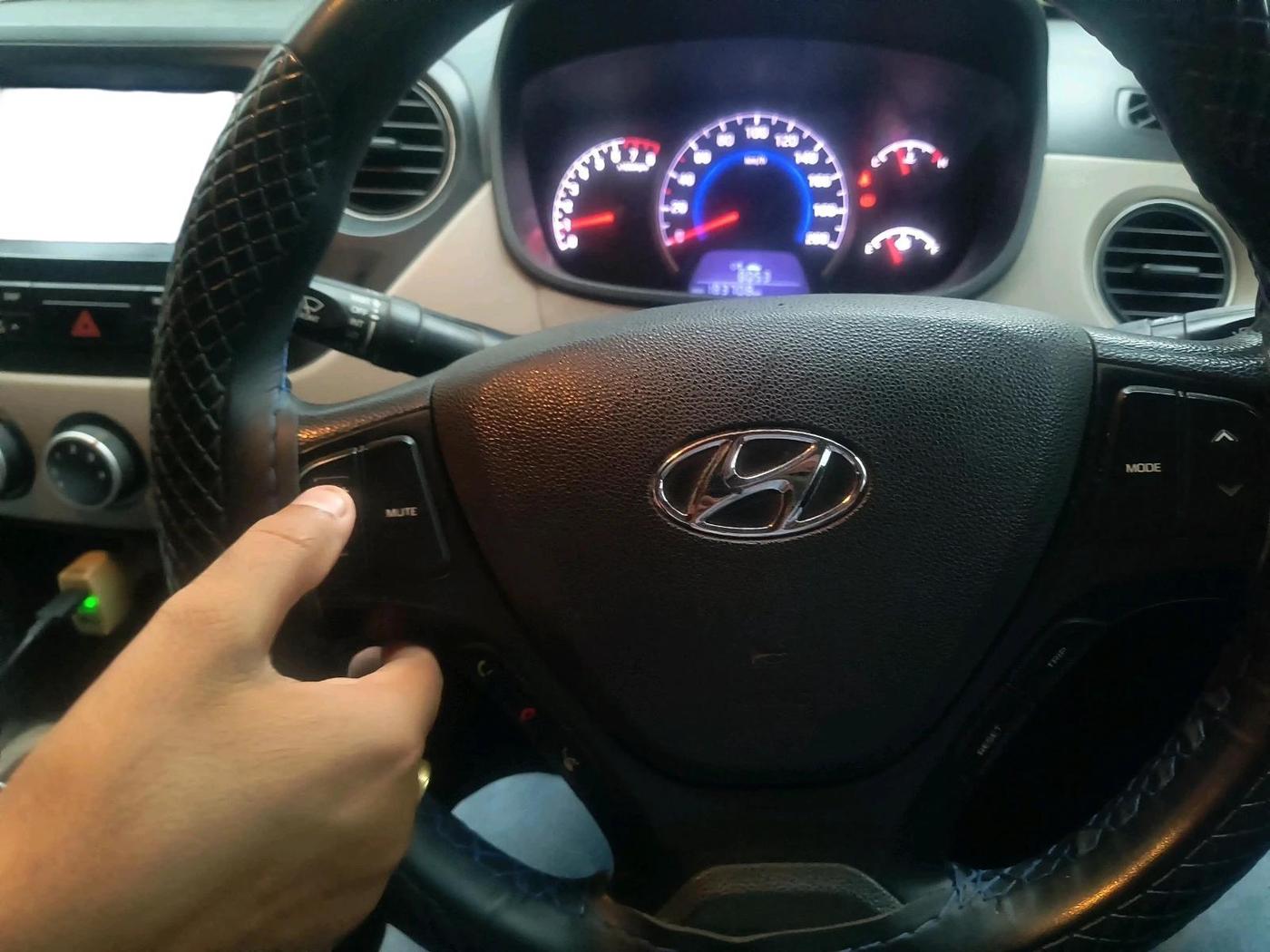 2019 Hyundai Grand i10 SPORTZ 1.2 KAPPA VTVT, CNG, Manual, 1,83,708 km, interior