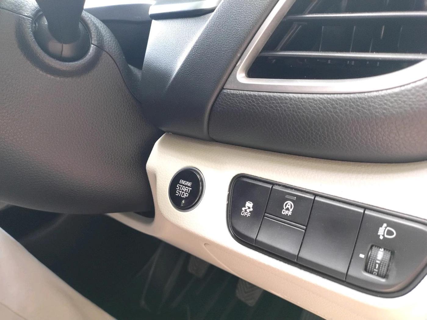 2023 KIA SELTOS  HTX 1.5 PETROL MT, Petrol, Manual, 56,715 km, interior