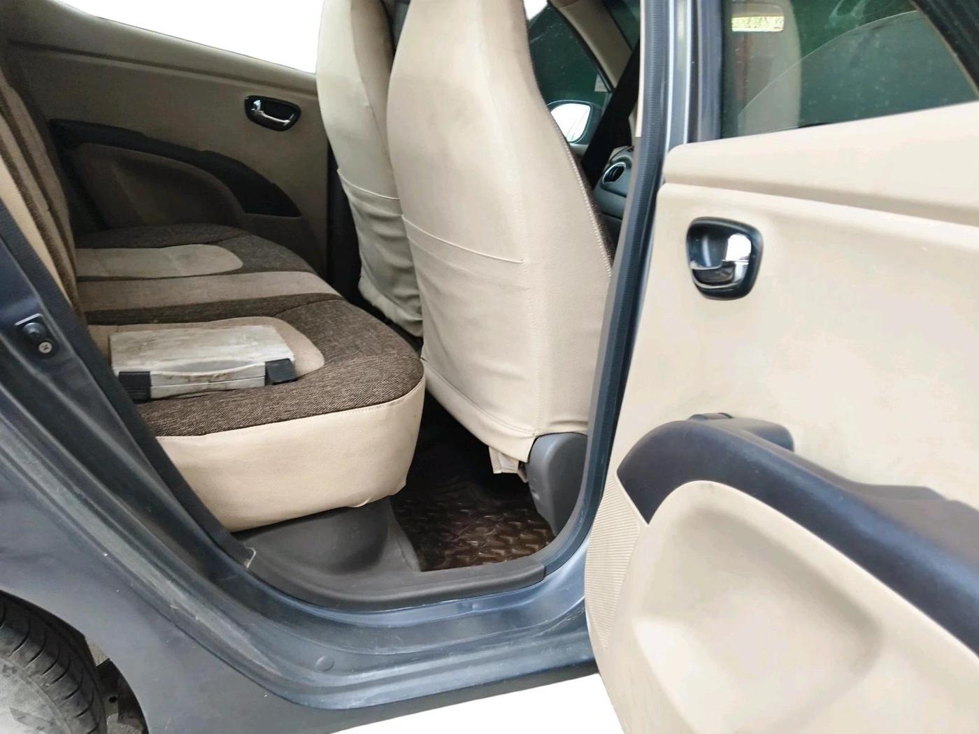 2011 Hyundai i10 MAGNA 1.2, Petrol, Manual, 60,634 km, interior