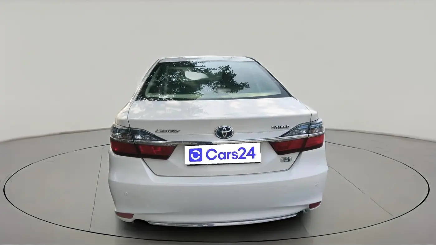 2016 Toyota Camry HYBRID, Hybrid, Automatic, 2,00,908 km, exterior