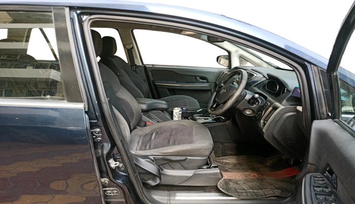 2017 Tata Hexa XMA 4X2 7 STR, Diesel, Automatic, 1,70,295 km, interior