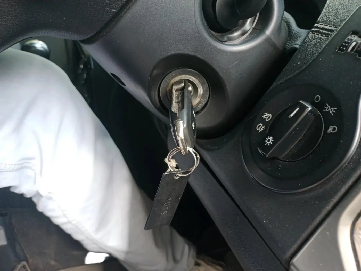 2017 Tata Hexa XMA 4X2 7 STR, Diesel, Automatic, 1,70,295 km, interior