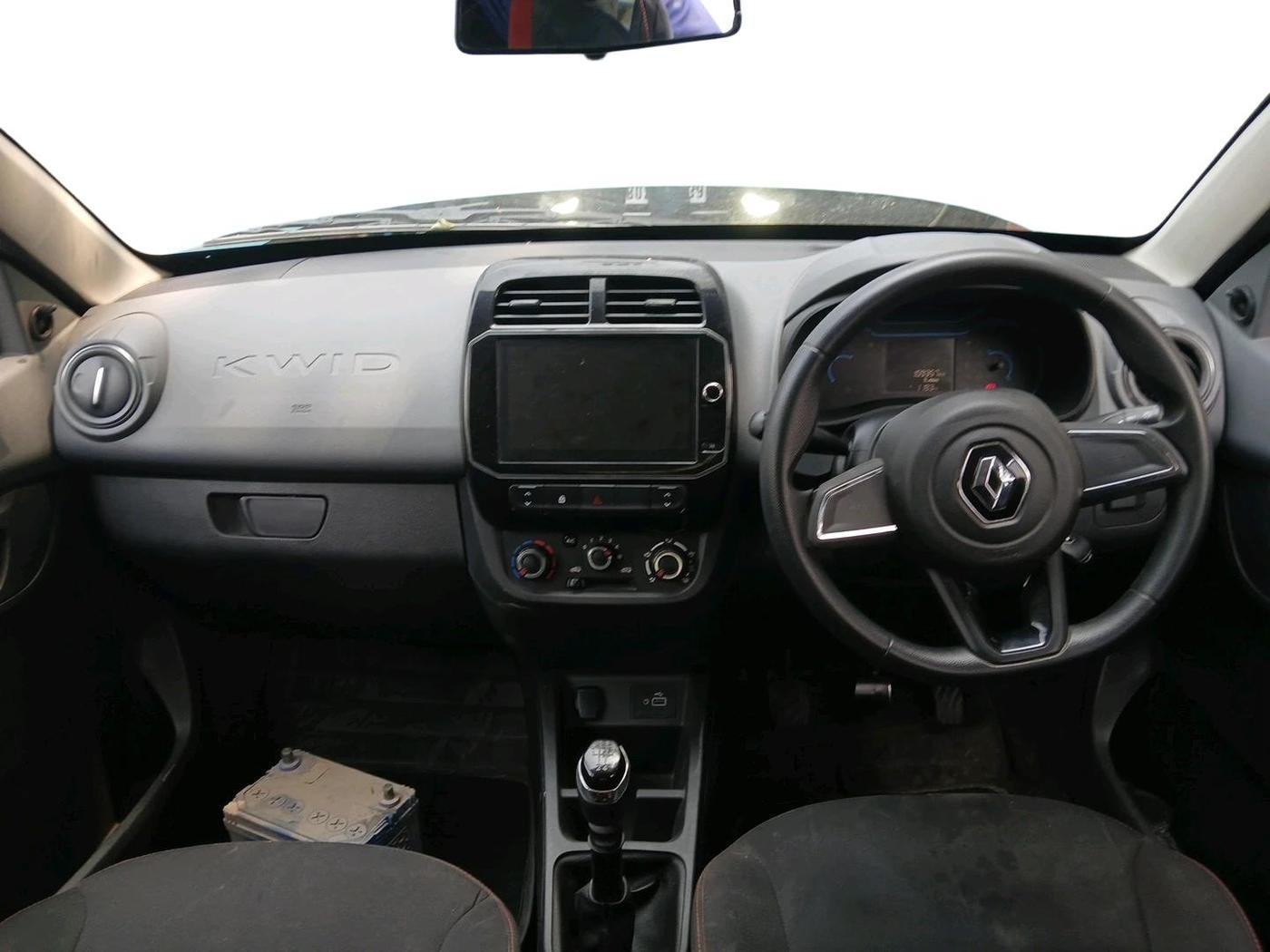 2021 Renault Kwid RXT 1.0 (O), Petrol, Manual, 1,09,357 km, interior