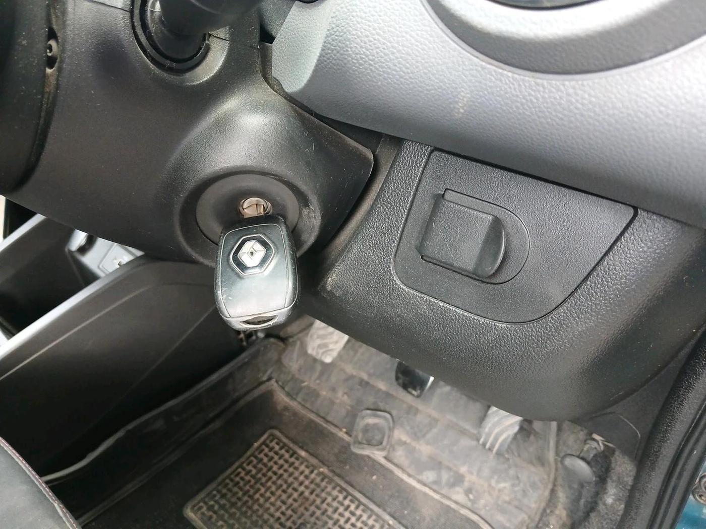 2021 Renault Kwid RXT 1.0 (O), Petrol, Manual, 1,09,357 km, interior