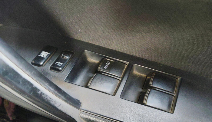 2015 Toyota Corolla Altis G PETROL, Petrol, Manual, 1,05,565 km, interior