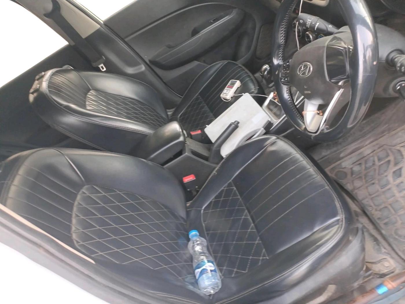 2022 Hyundai VENUE S 1.2, Petrol, Manual, 1,14,956 km, interior