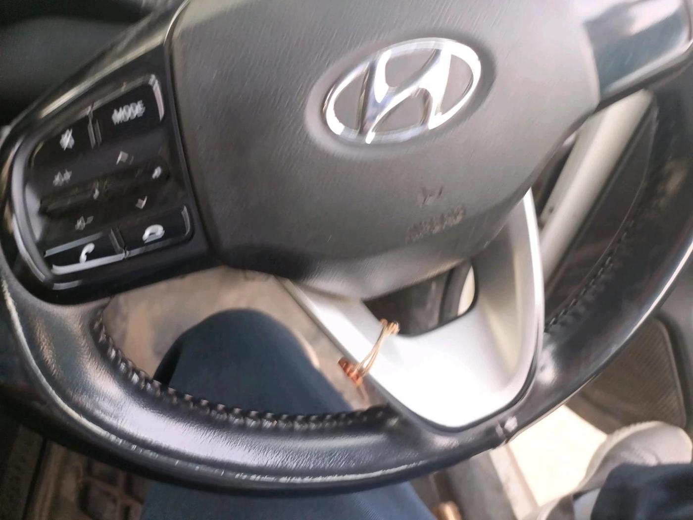 2022 Hyundai VENUE S 1.2, Petrol, Manual, 1,14,956 km, interior