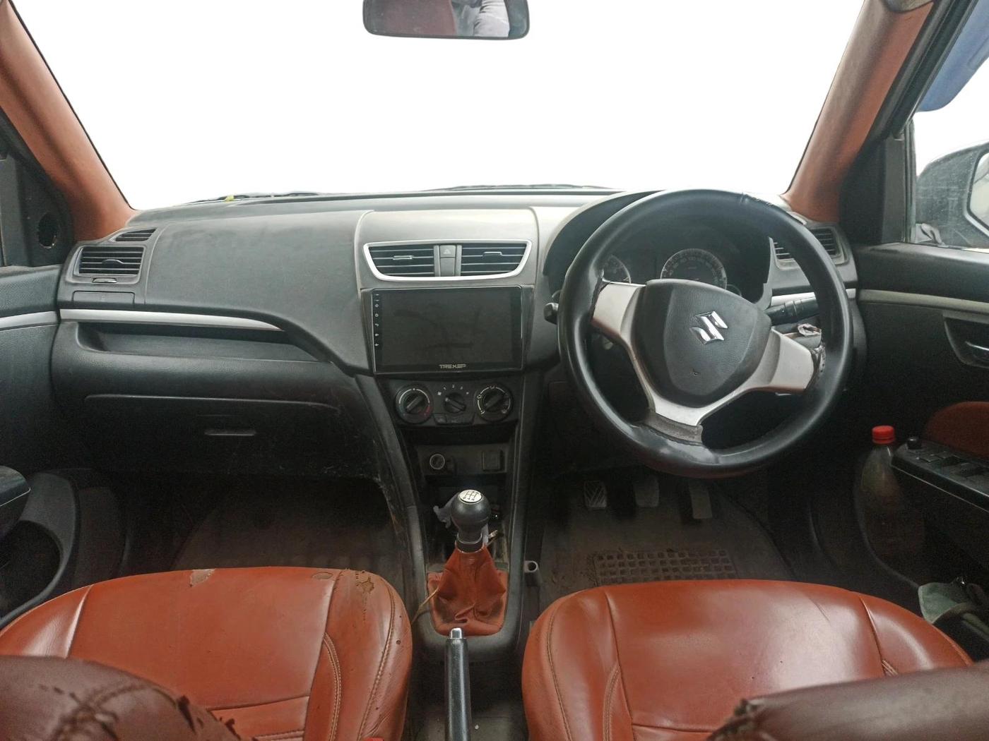 2014 Maruti Swift VXI, CNG, Manual, 1,02,251 km, interior