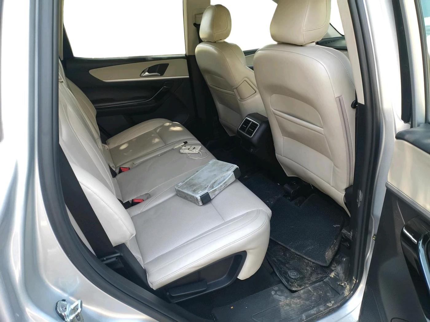2024 Mahindra XUV700 AX 7 D AT 7 STR, Diesel, Automatic, 73,532 km, interior