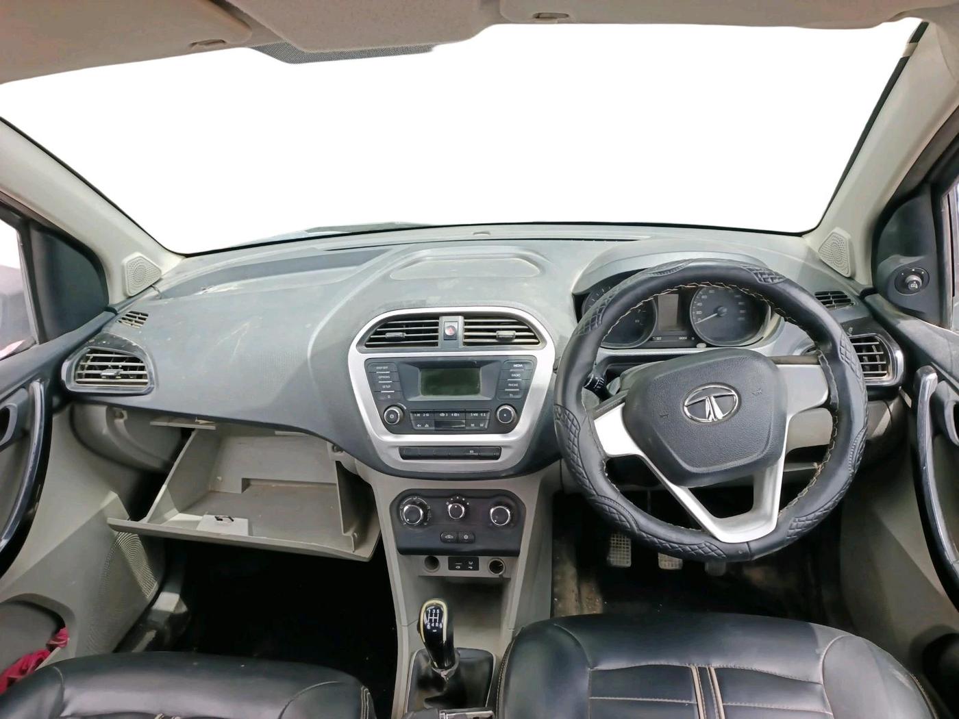 2017 Tata Tiago XT DIESEL, Diesel, Manual, 77,163 km, interior