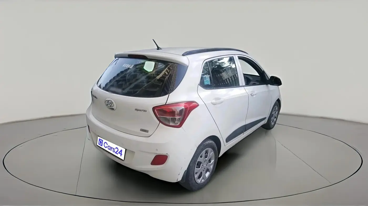 2015 Hyundai Grand i10 SPORTZ 1.2 KAPPA VTVT, CNG, Manual, 1,02,803 km, exterior