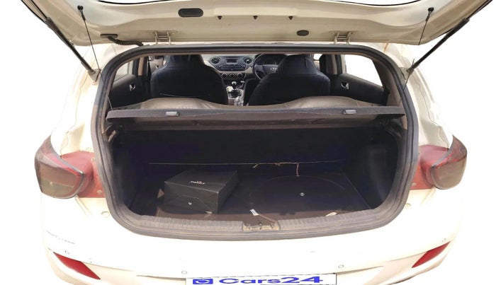 2016 Hyundai Grand i10 SPORTZ 1.1 CRDI, Diesel, Manual, 1,32,728 km, exterior