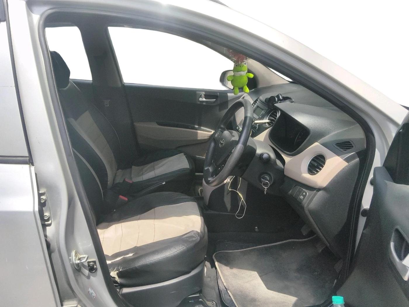 2016 Hyundai Grand i10 SPORTZ 1.2 KAPPA VTVT, Petrol, Manual, 46,845 km, interior