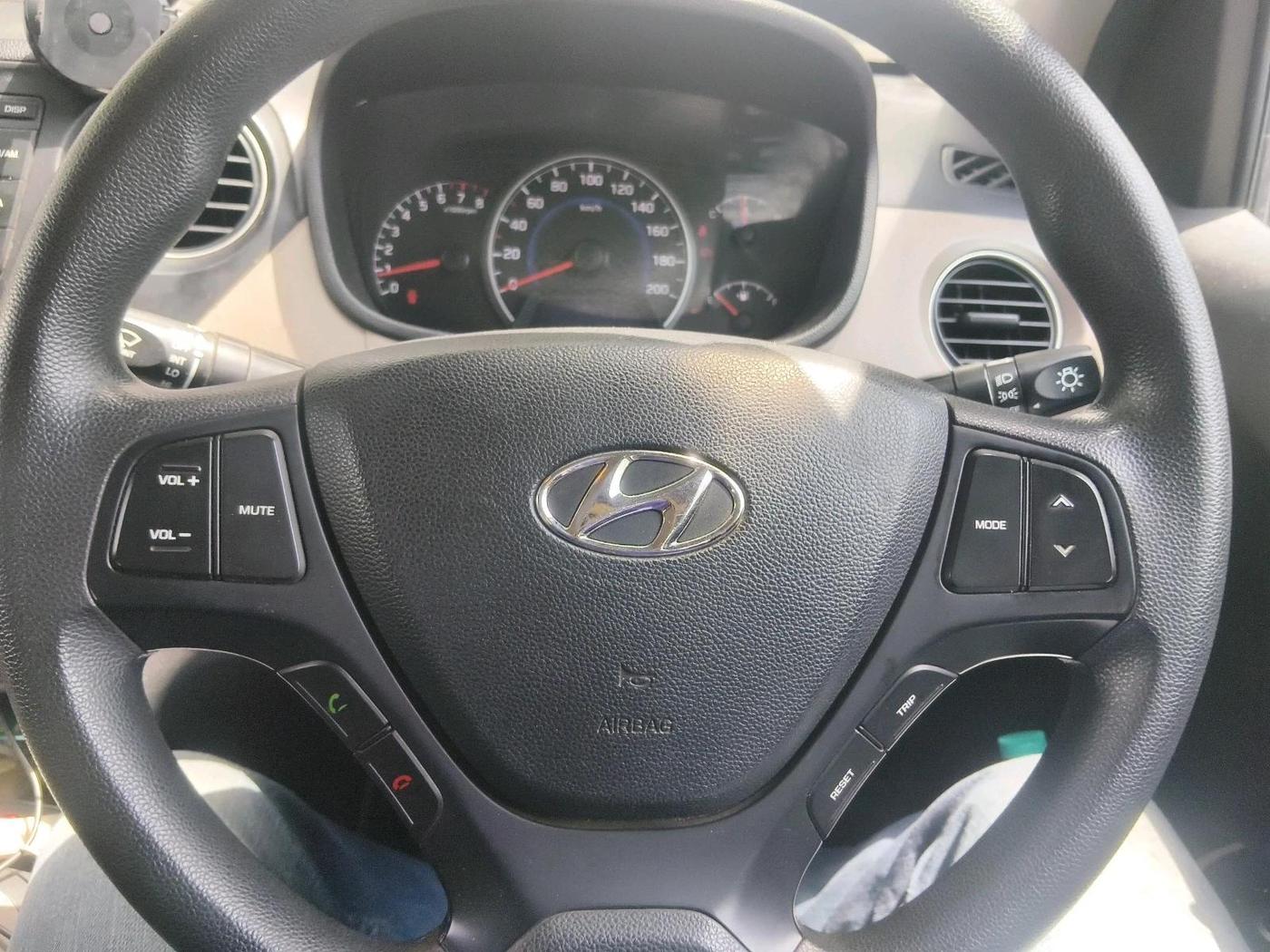 2016 Hyundai Grand i10 SPORTZ 1.2 KAPPA VTVT, Petrol, Manual, 46,845 km, interior