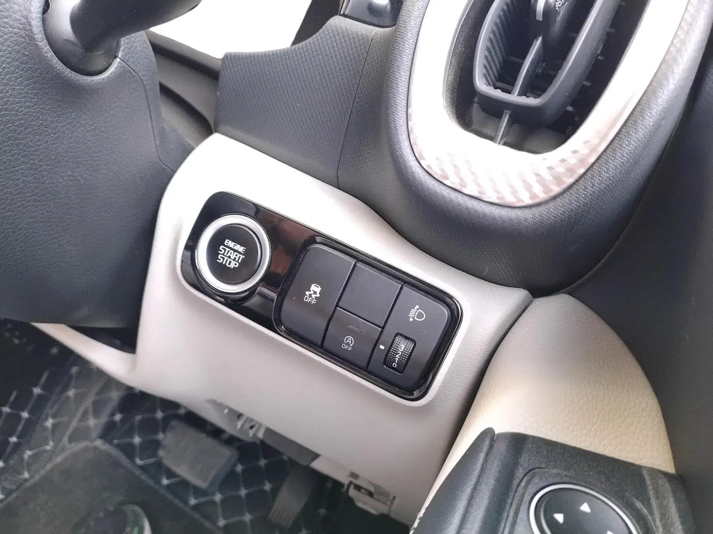 2023 KIA SONET 	 HTX 1.0 TURBO DCT, Petrol, Automatic, 12,498 km, interior