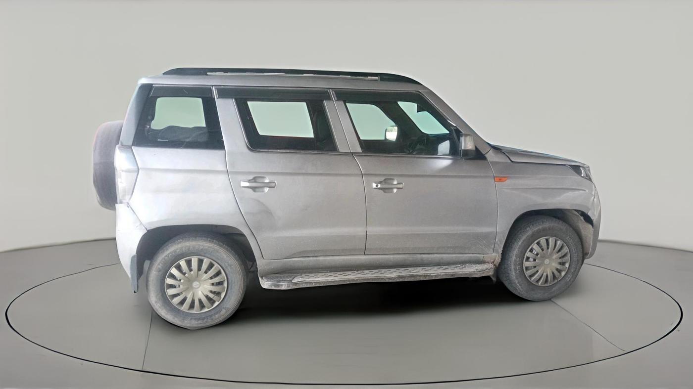 2016 Mahindra TUV300 T6, Diesel, Manual, 1,03,032 km, exterior