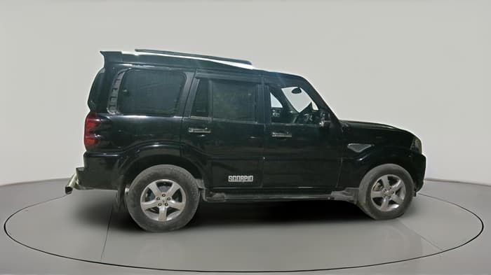 2020 Mahindra Scorpio S9, Diesel, Manual, 1,65,304 km, exterior