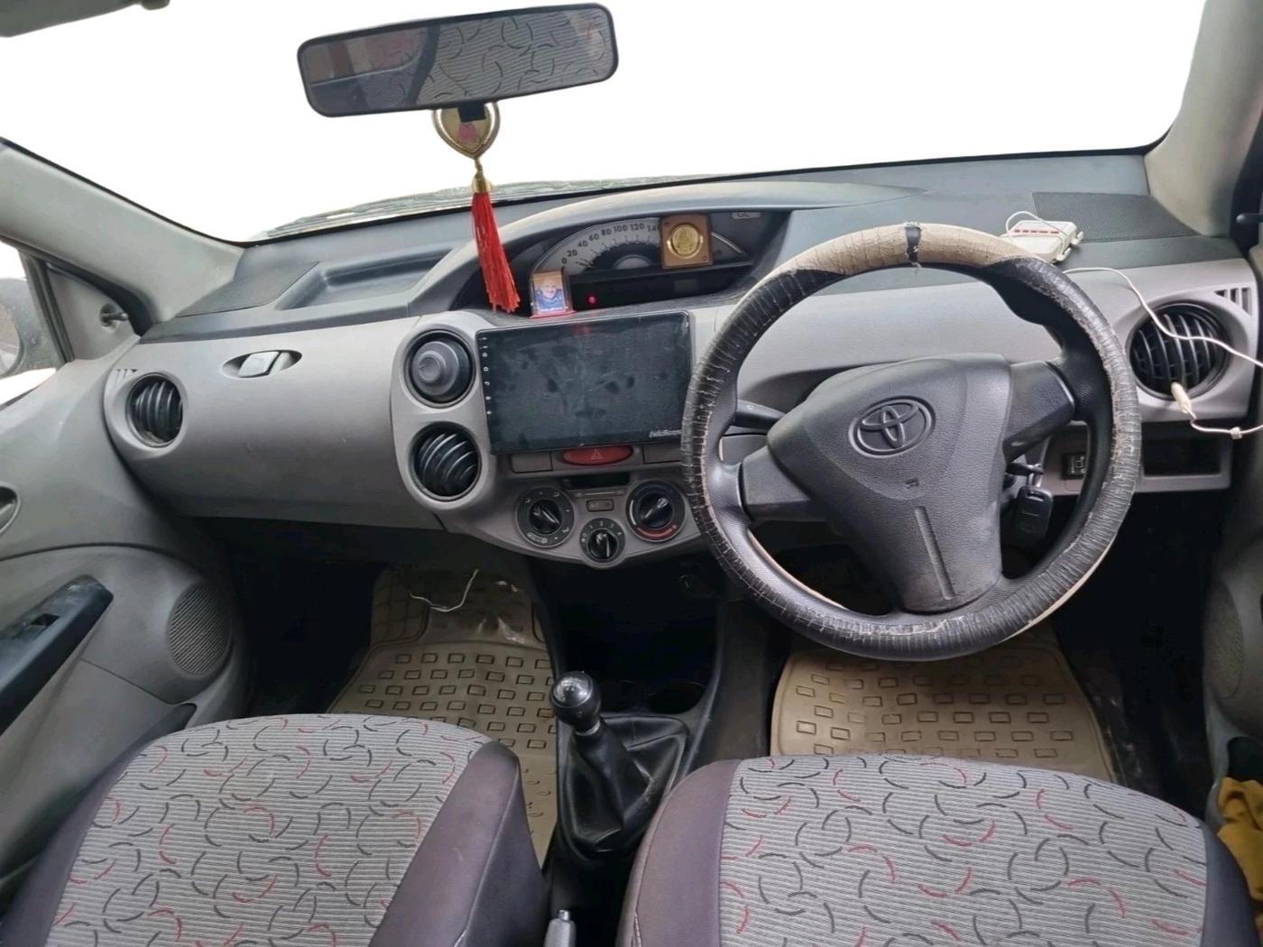 2011 Toyota Etios G, CNG, Manual, 92,645 km, interior