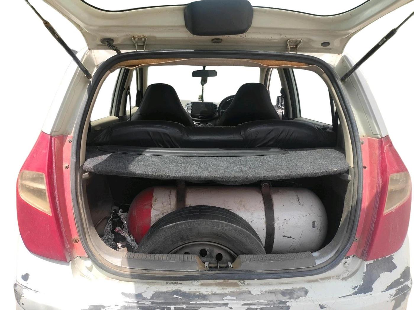 2013 Hyundai i10 MAGNA 1.1, CNG, Manual, 1,25,477 km, exterior