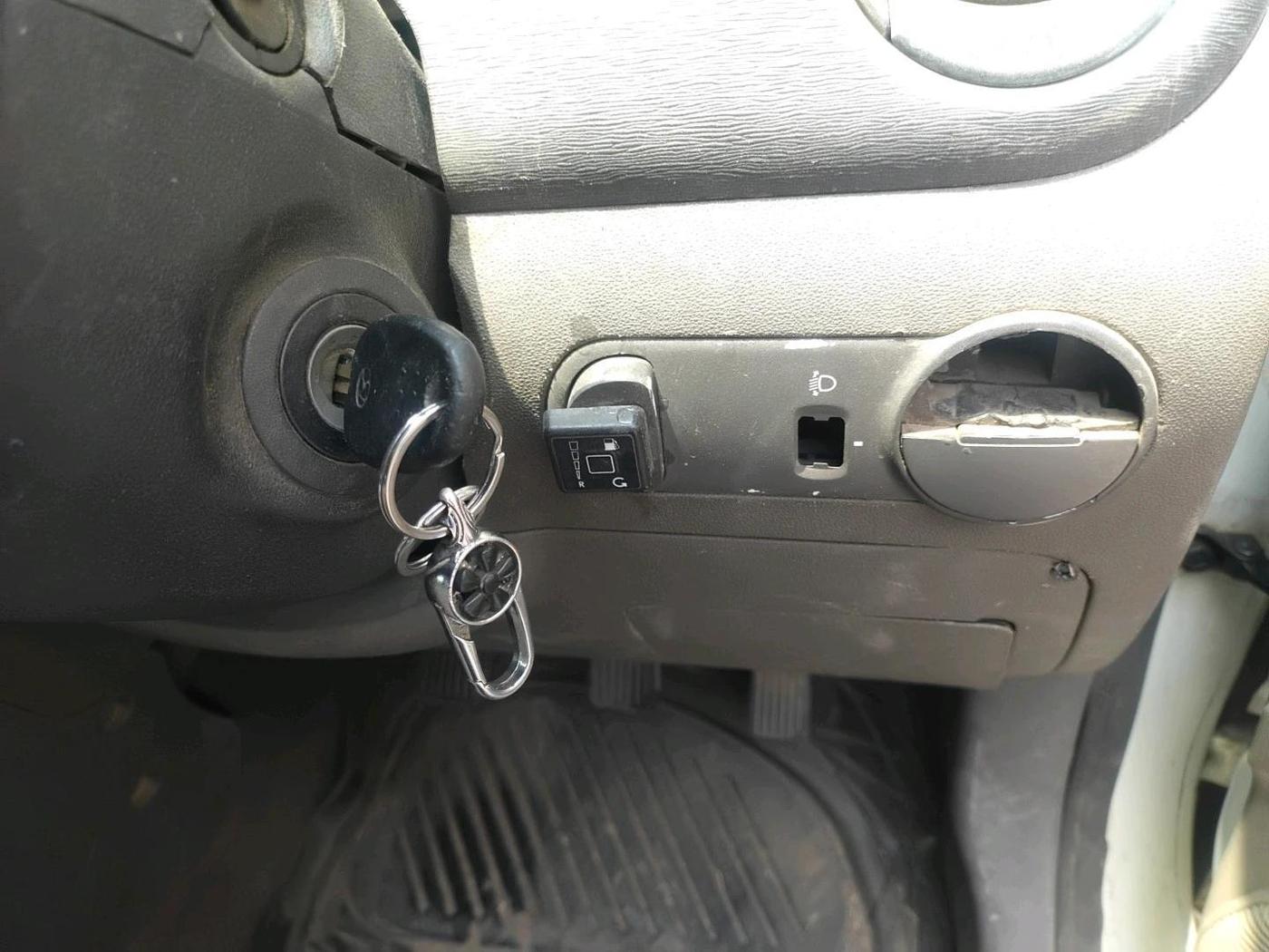 2013 Hyundai i10 MAGNA 1.1, CNG, Manual, 1,25,477 km, interior