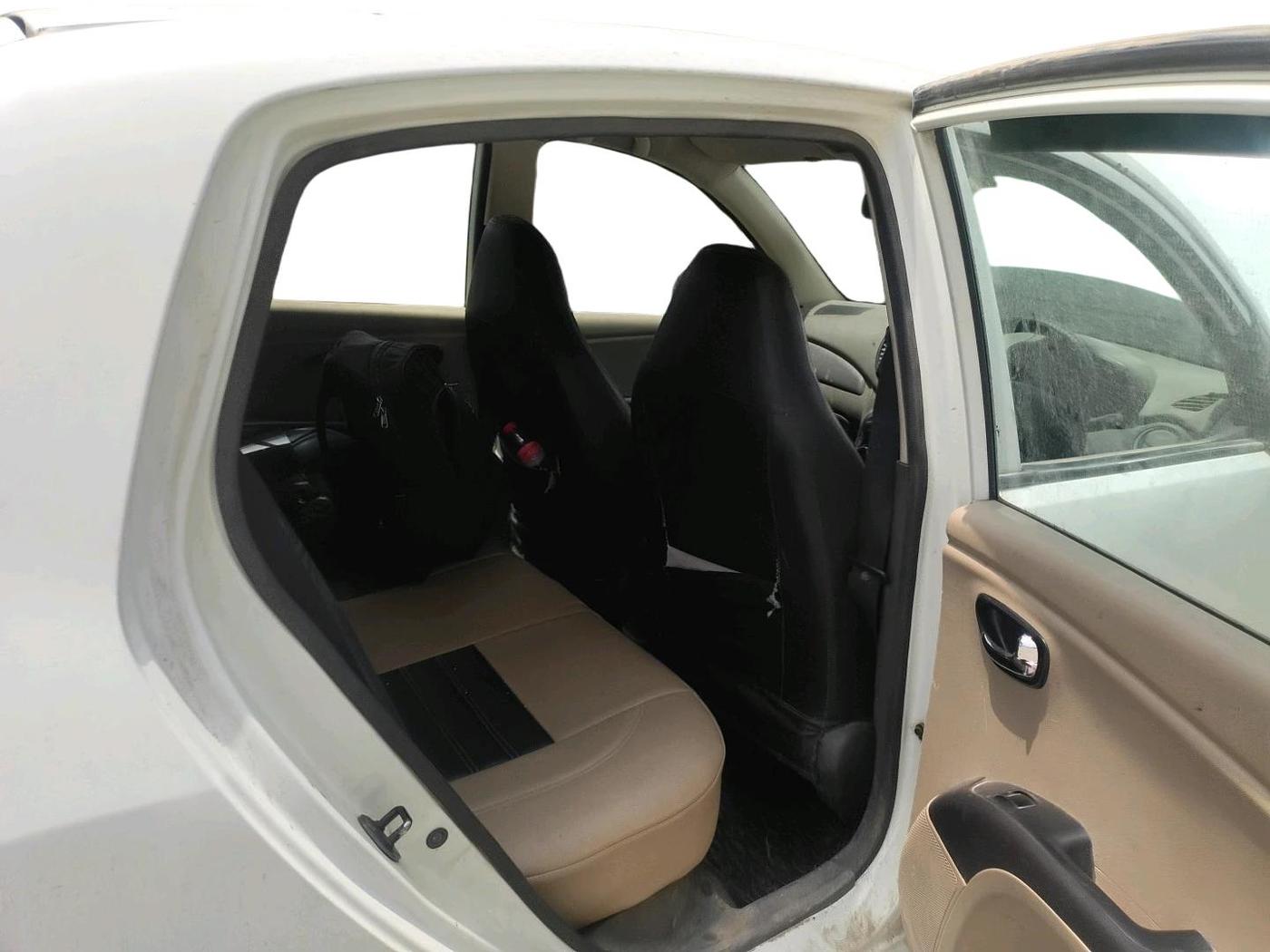 2013 Hyundai i10 MAGNA 1.1, CNG, Manual, 1,25,477 km, interior