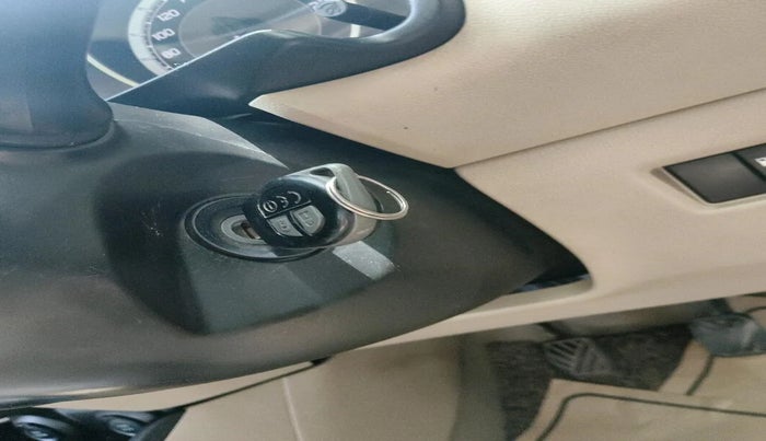 2022 Maruti Dzire VXI CNG, CNG, Manual, 82,569 km, interior