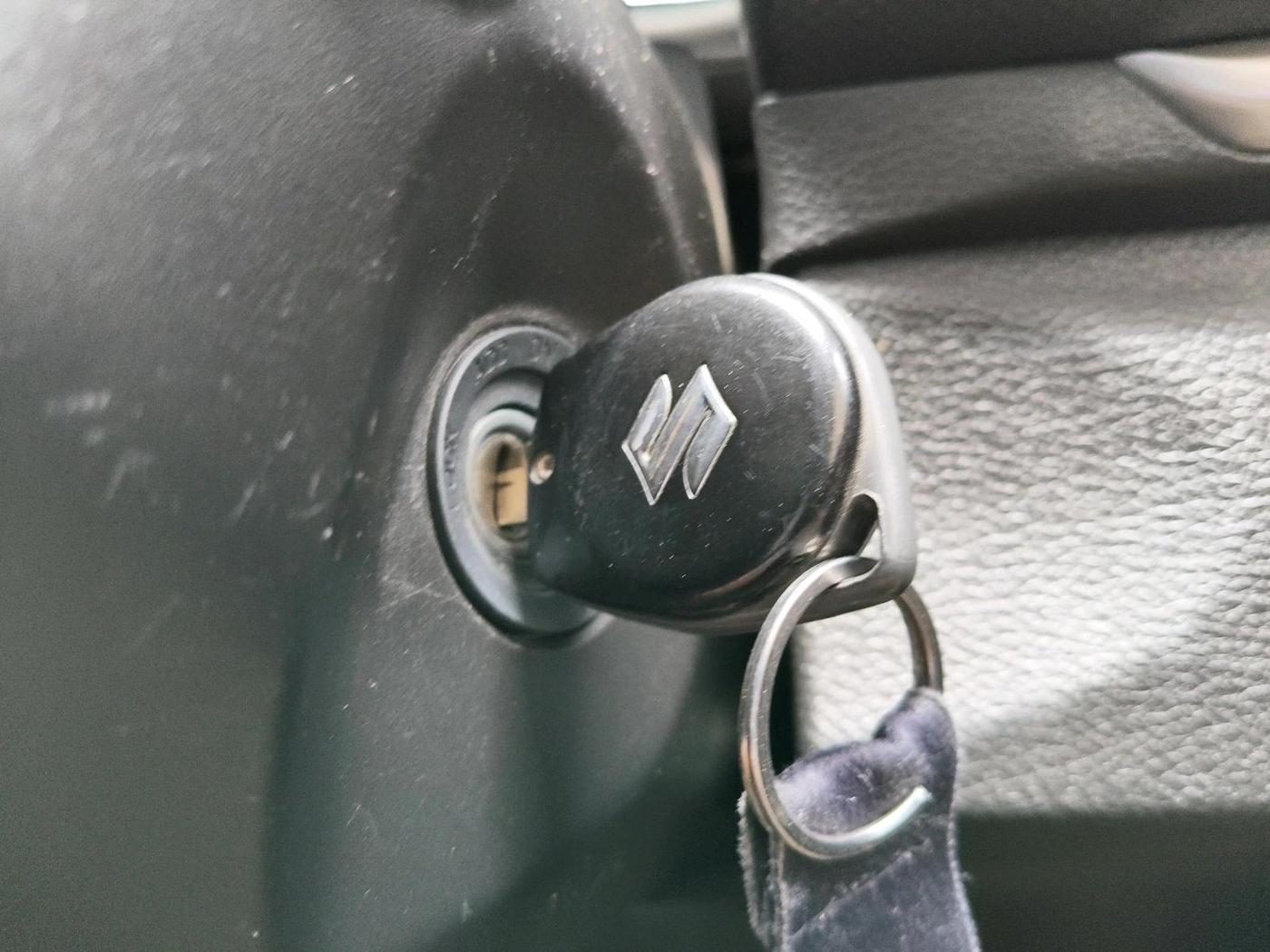 2022 Maruti BREZZA VXI SMART HYBRID, Petrol, Manual, 52,220 km, interior