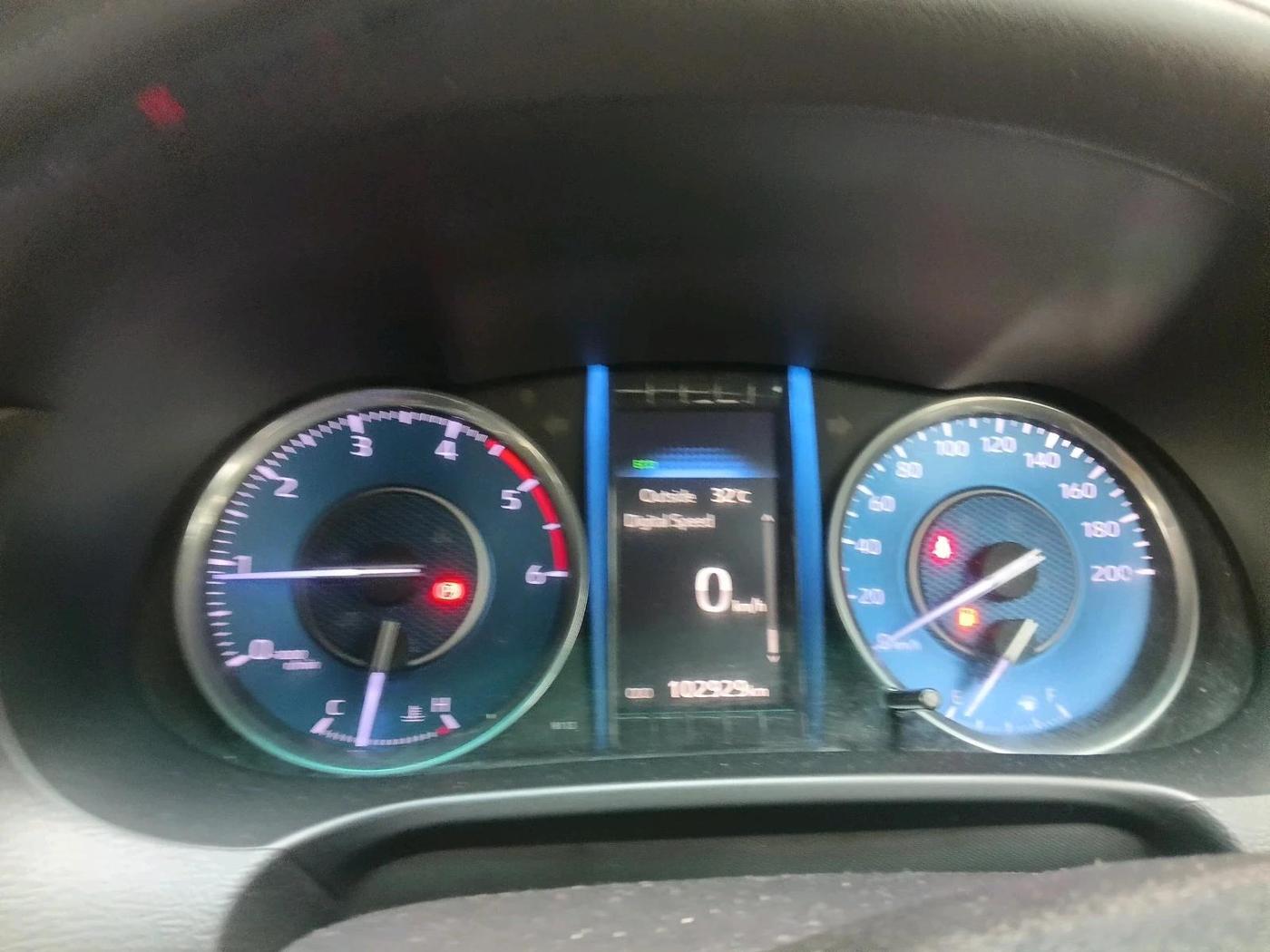 2022 Toyota Fortuner 4X2 MT 2.8 DIESEL, Diesel, Manual, 1,02,929 km, interior