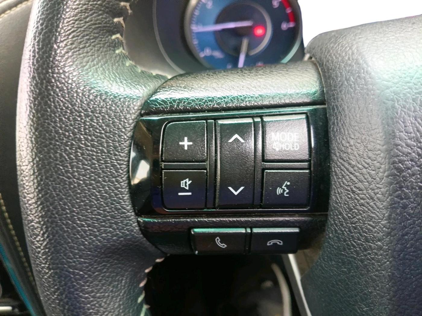 2022 Toyota Fortuner 4X2 MT 2.8 DIESEL, Diesel, Manual, 1,02,929 km, interior