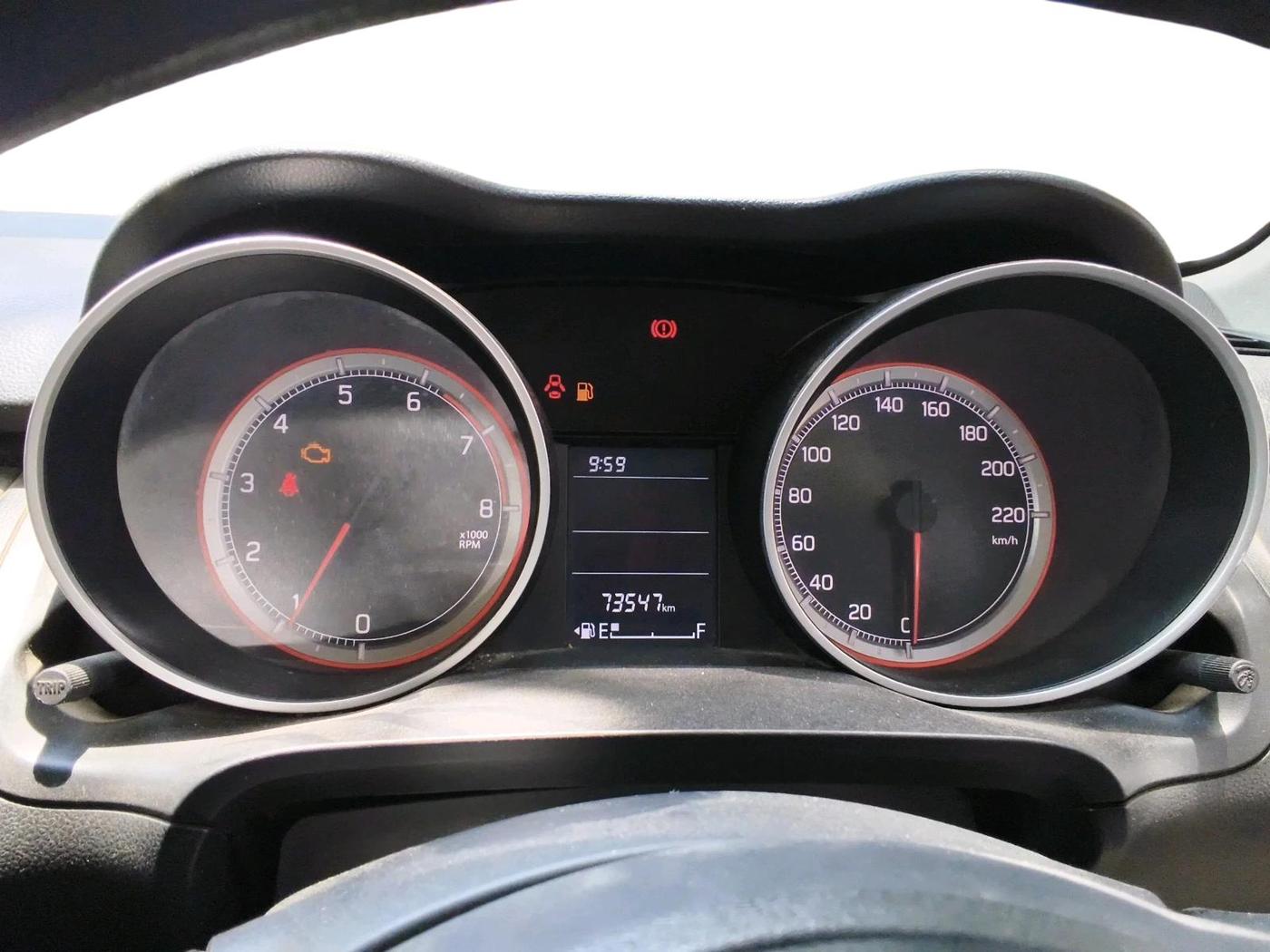 2021 Maruti Swift LXI, CNG, Manual, 73,547 km, interior