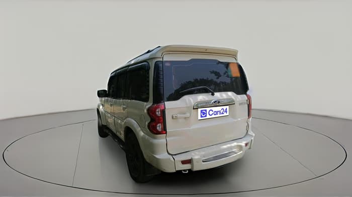 2017 Mahindra Scorpio S6 PLUS 1.99, Diesel, Manual, 2,01,963 km, exterior