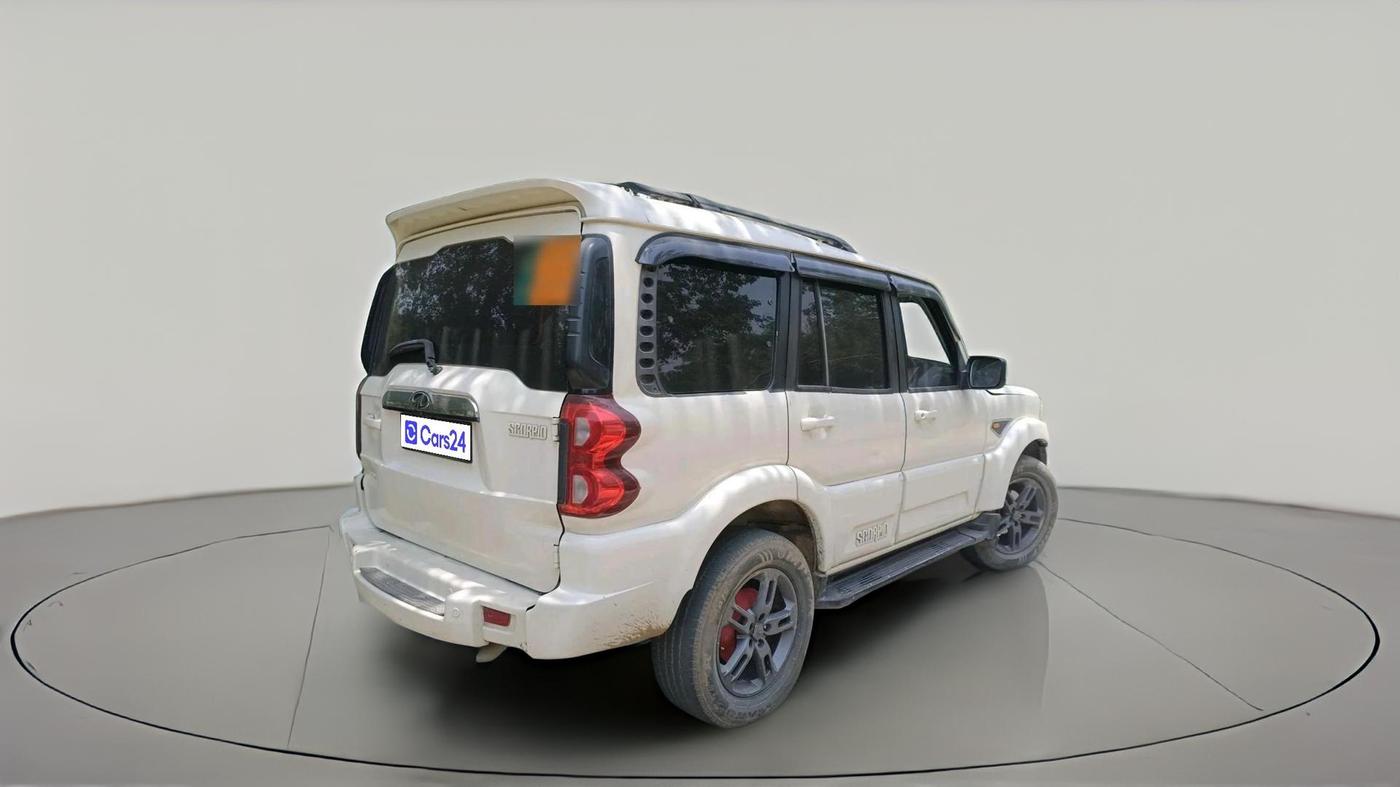 2017 Mahindra Scorpio S6 PLUS 1.99, Diesel, Manual, 2,01,963 km, exterior