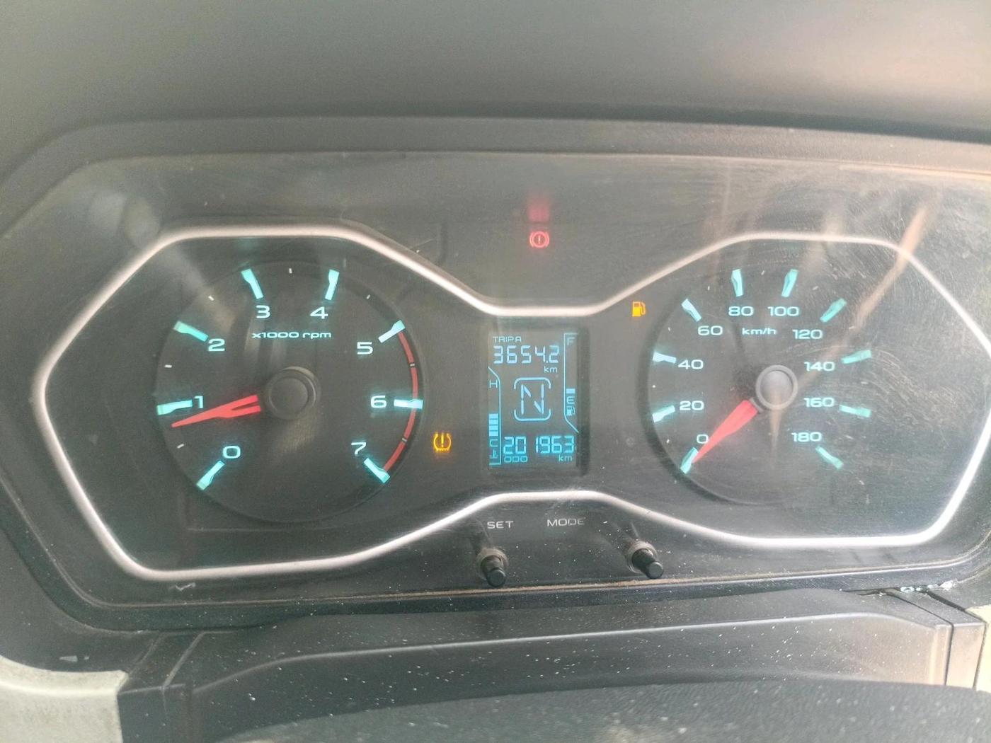 2017 Mahindra Scorpio S6 PLUS 1.99, Diesel, Manual, 2,01,963 km, interior